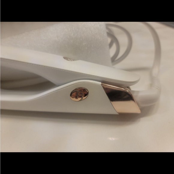 T3 LUCEA ID FLAT IRON BRAND NEW - Picture 6 of 6